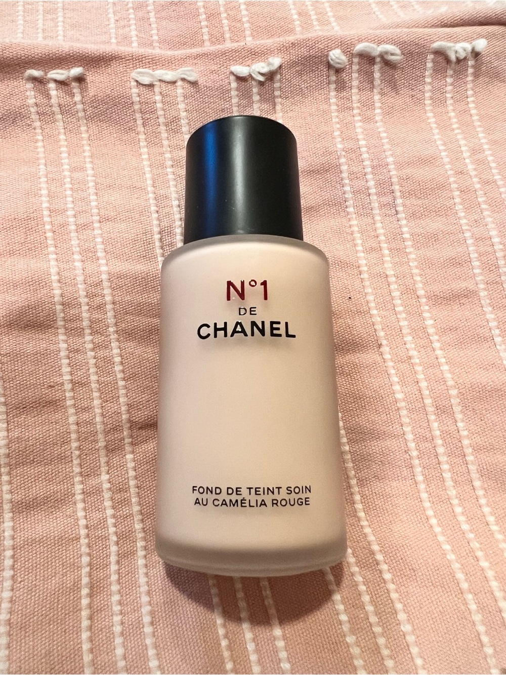 New  N°1 DE CHANEL REVITALIZING FOUNDATION BD01